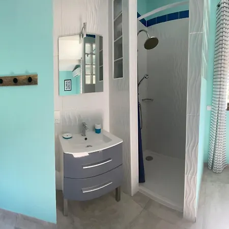 Le Du Pre En Holiday home